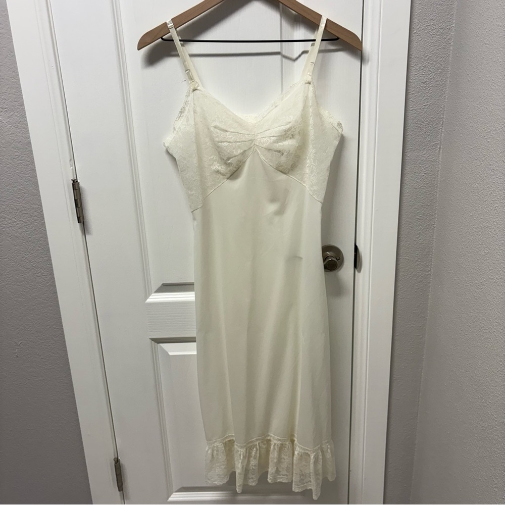 Vintage Vanity Fair Tricot Nylon Lace Slip Sz 36 Made in USA Style 3-8-68